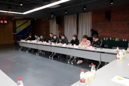 青年創(chuàng  )新創(chuàng  )業(yè)座談會(huì ),青年創(chuàng  )新創(chuàng  )業(yè)的例子,青年創(chuàng  )新創(chuàng  )業(yè)的意義