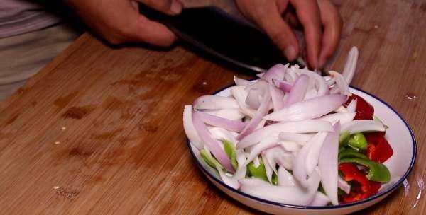 回鍋肉怎么做好吃,豆瓣醬做回鍋肉簡(jiǎn)單又好吃的做法圖3