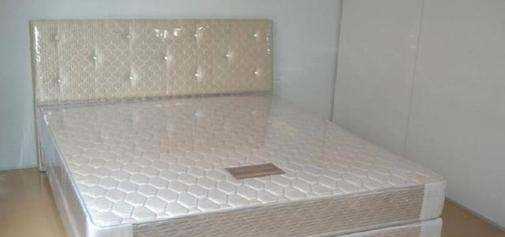 新床墊要不要撕掉薄膜,床墊上的塑料膜到底應不應該撕掉呢圖7