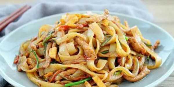 河粉怎么炒不會(huì )碎,河粉怎么炒才好吃圖2