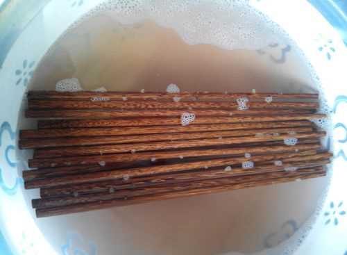 新筷子第一次用要開(kāi)水煮嗎