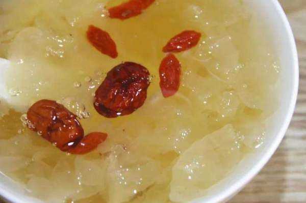 銀耳熬不出膠有功效,銀耳不出膠和出膠的營(yíng)養區別在哪圖7