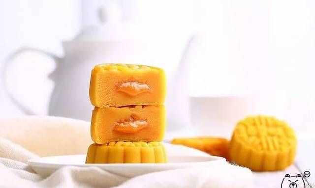 奶黃流心月餅和蛋黃月餅有什么區別