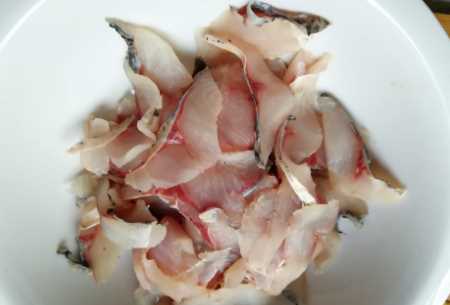 芋片怎么炒好吃又簡(jiǎn)單,炒魚(yú)片怎么做好吃又滑嫩圖2