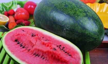 西瓜表面酸了里面正常還能吃嗎