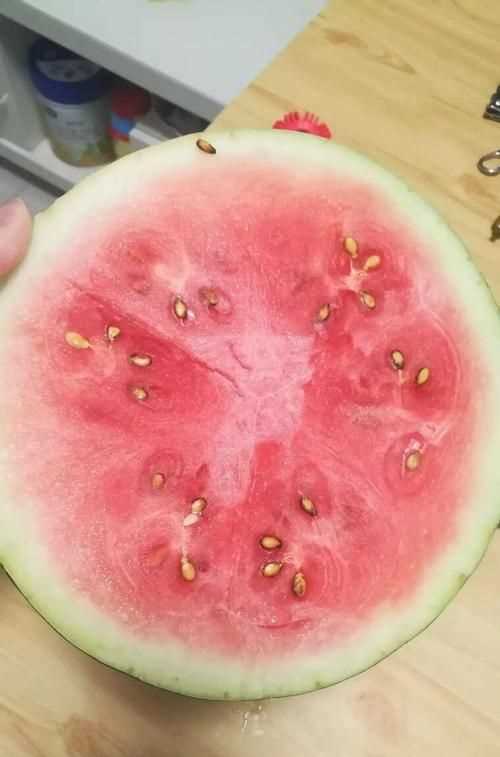 西瓜怎么看熟不熟圖文詳解