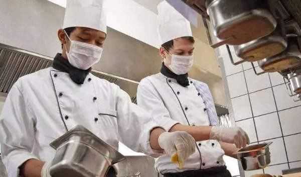 廚師戴口罩能防油煙,做飯帶口罩能防油鹽嗎圖4