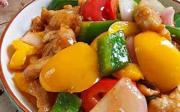 怎么炒彩椒炒肉,營(yíng)養彩椒炒牛肉是怎么做的視頻圖4