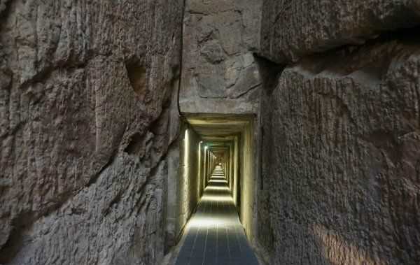 龜山漢墓是誰(shuí)的墓,江蘇墓碑小區圖1