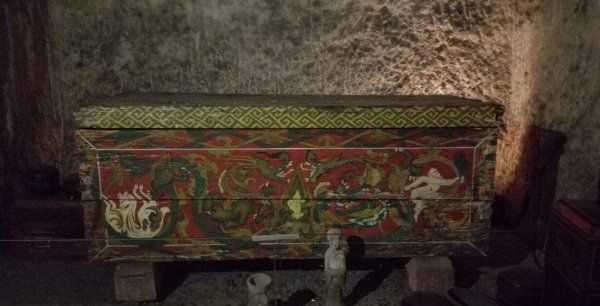 龜山漢墓是誰(shuí)的墓,江蘇墓碑小區圖3