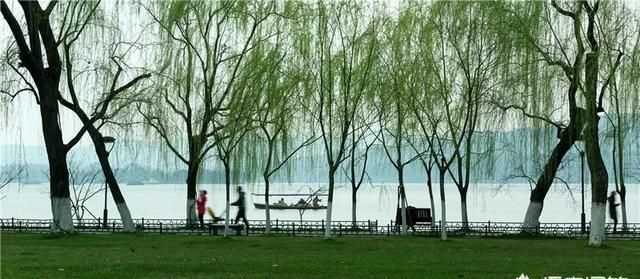 西湖十景介紹，西湖十景名稱(chēng)有什么含義和來(lái)歷？雙峰插云為什么看不到了？圖7