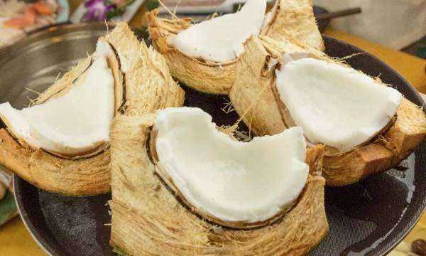 椰子怎么打開(kāi),椰子怎么打開(kāi)喝汁圖3