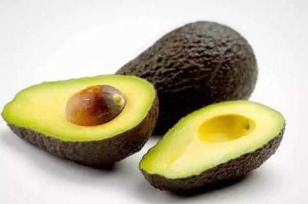 牛油果放冰箱后怎么補救,牛油果開(kāi)了怎么保鮮 打開(kāi)的牛油果儲存方法