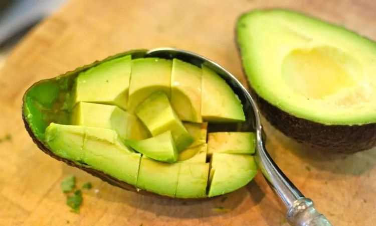 牛油果放冰箱后怎么補救,牛油果開(kāi)了怎么保鮮 打開(kāi)的牛油果儲存方法