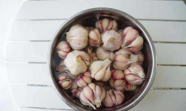 腌的糖蒜有點(diǎn)辣怎么補救,糖醋蒜幾個(gè)月了還是辣怎么辦圖8