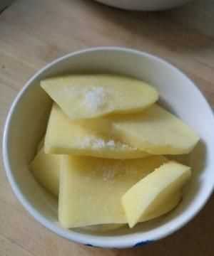 土豆要煮多久才可以熟，西蘭花土豆過(guò)熱水多久熟？圖3