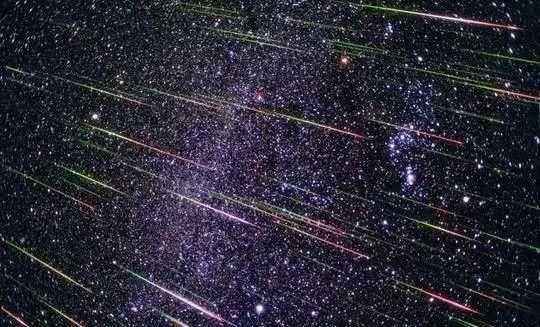 流星雨是怎么形成的視頻