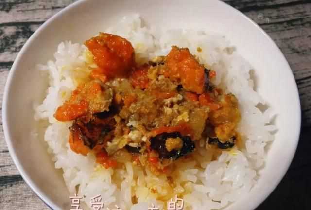 螃蟹有黃的是公還是母，螃蟹肚子里怎么有兩種黃色,一種是淡黃軟軟得,一種是橘黃有點(diǎn)發(fā)硬？圖6