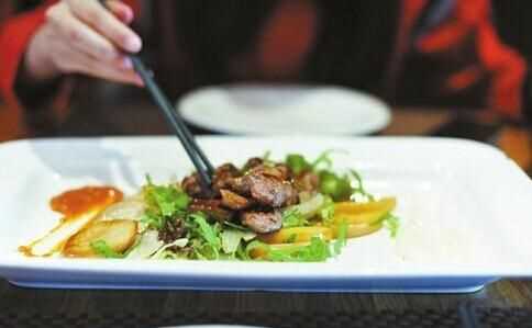 隔夜的白木耳能吃嗎，煮好的白木耳和蓮子放冰箱過(guò)夜能吃嗎？圖2