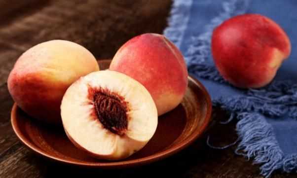 桃子皮可以吃嗎?