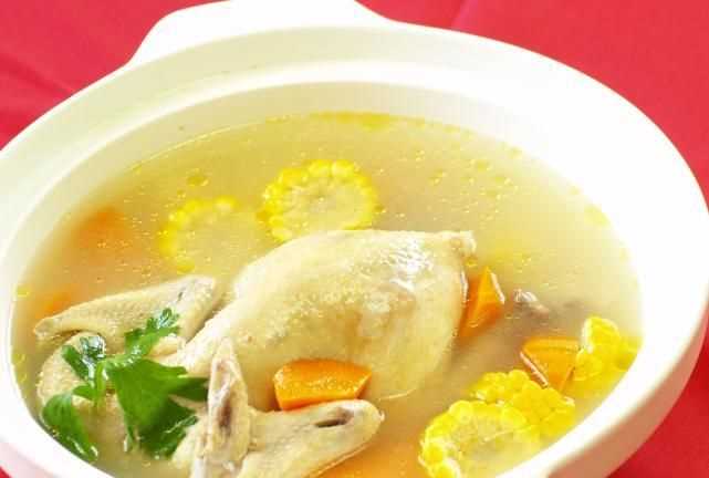 家庭老母雞湯的燉法