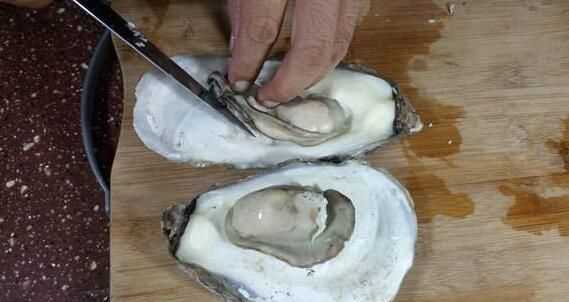 生蠔需要把殼撬開(kāi)清洗嗎
