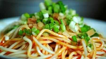 涼面怎么做簡(jiǎn)單又好吃又簡(jiǎn)單