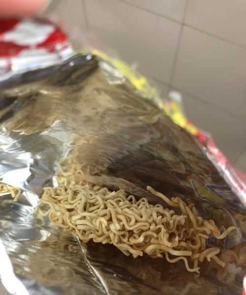 方便面過(guò)期了一個(gè)月還能吃嗎?