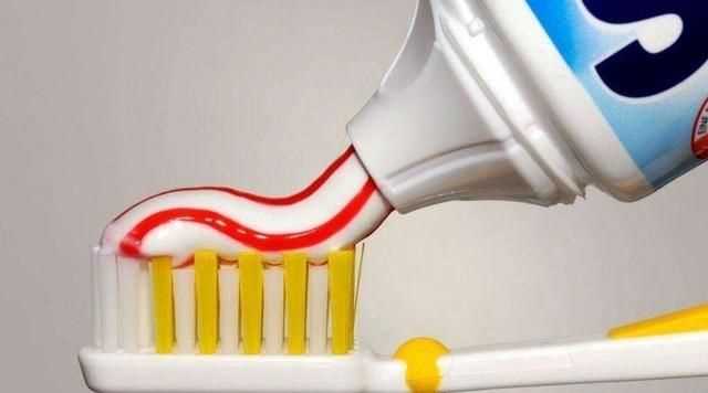 牙膏打開(kāi)一年還能用嗎，牙膏瓶蓋掉了的牙膏還能繼續用嗎？圖5