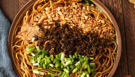 燃面是流行哪里的面食,宜賓燃面和熱干面的區別圖3