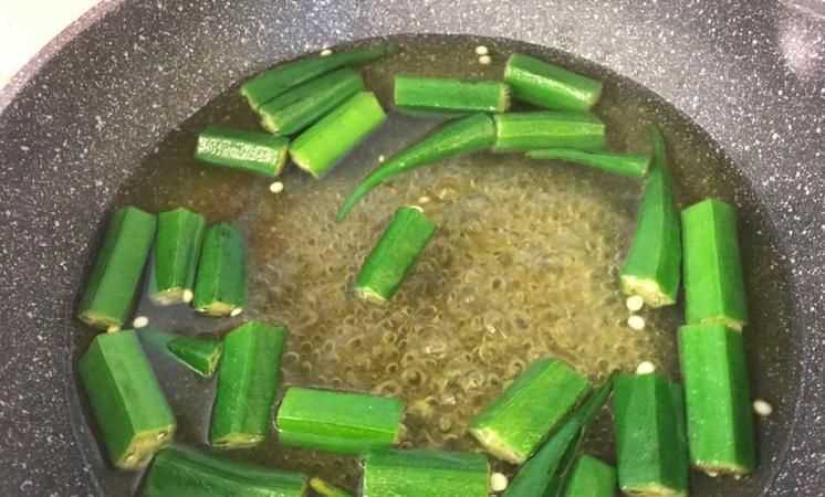 秋葵沒(méi)焯水直接炒了能吃嗎