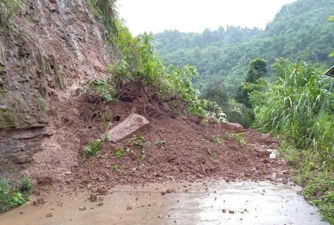 夏天最容易發(fā)生哪些自然災害，會(huì )給農民造成哪些傷害，能將你看到的或經(jīng)歷的舉一例嗎