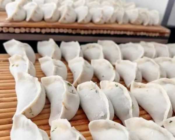 立冬吃餃子的寓意,立冬節氣吃餃子的含義是什么圖2