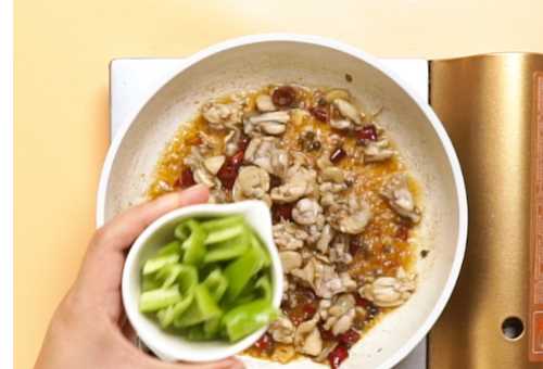 田雞怎么炒才不會(huì )老,炒田雞怎么做好吃圖9