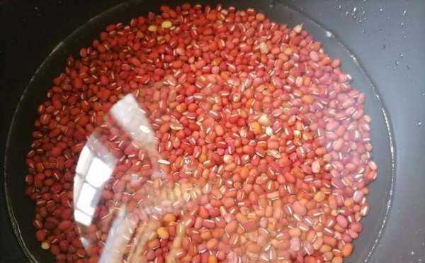 豆沙餡為什么要加油炒,自制豆沙餡要不要放油圖6