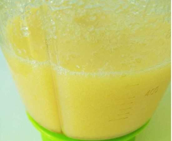 榨香蕉汁要不要加水,榨汁機榨水果的時(shí)候里面要不要加水圖1