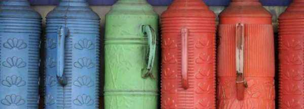 熱水瓶?jì)饶懮系你y白色金屬是什么,熱水瓶?jì)饶懮系你y白色金屬是什么垃圾圖1