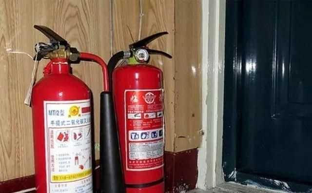 圖書(shū)館起火應該用什么滅火器