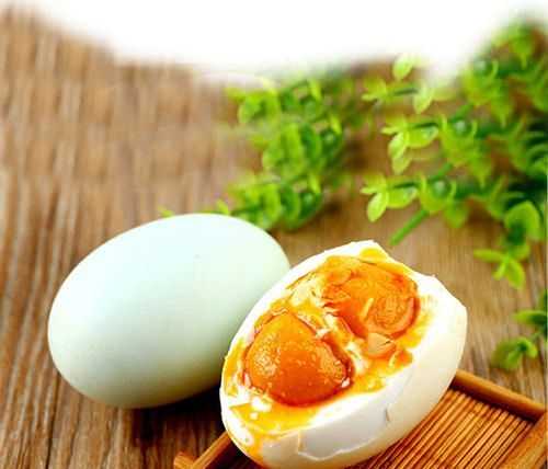 腌臭的咸鴨蛋能吃嗎像臭豆腐一樣的