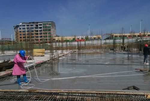 夏天混凝土保養怎樣澆水