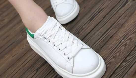 白鞋子有黃斑怎么去除,白色運動(dòng)鞋上的黃色污點(diǎn)怎么去掉啊圖5