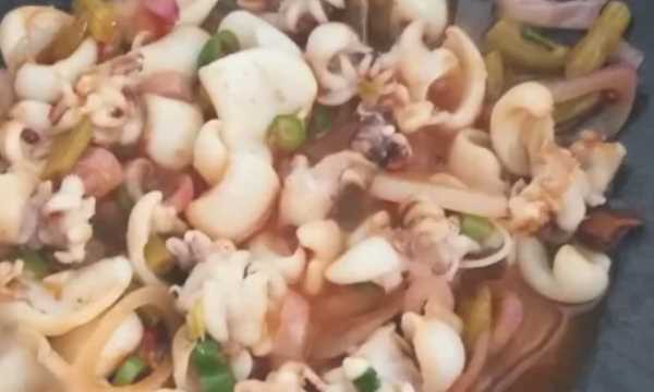 墨魚(yú)怎么炒,墨魚(yú)怎么做好吃又簡(jiǎn)單視頻圖7