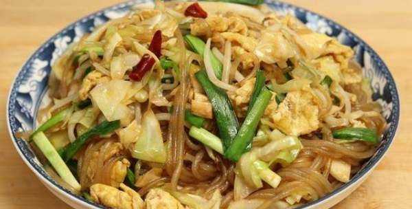 粉條怎么炒不粘在一起,炒粉條時(shí) 粉條不粘的方法圖6