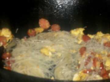 粉條怎么炒不粘在一起,炒粉條時(shí) 粉條不粘的方法圖12