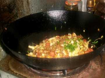 粉條怎么炒不粘在一起,炒粉條時(shí) 粉條不粘的方法圖13