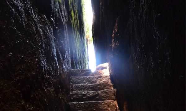 武夷山一線(xiàn)天導游詞2000字