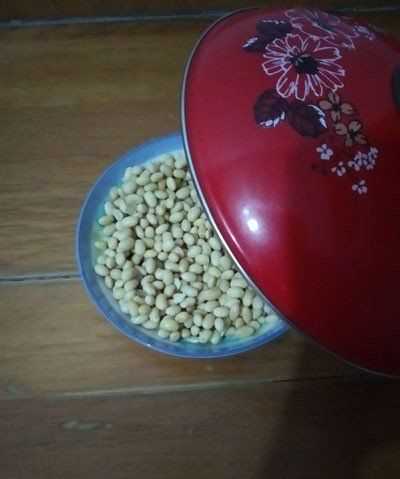 黃豆發(fā)酵長(cháng)白毛是發(fā)好了,黃豆醬捂霉長(cháng)出白色的毛正常嗎圖8