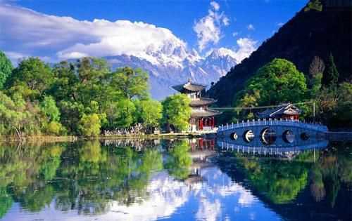 麗江的海拔高度是多少千米