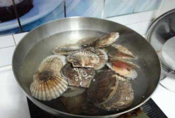扇貝最簡(jiǎn)單的做法,新鮮扇貝的簡(jiǎn)單做法圖2