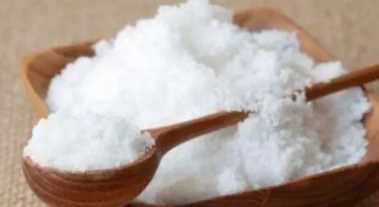 鹽水泡腳的危害,鹽水泡腳對身體的好處以及壞處都有哪些呢圖4